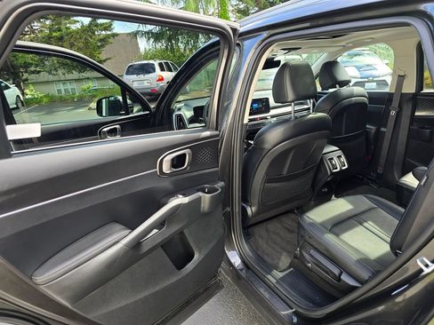 Used 2025 Kia Sorento EX w/ EX Panoramic Sunroof Package AWD/4WD image 9