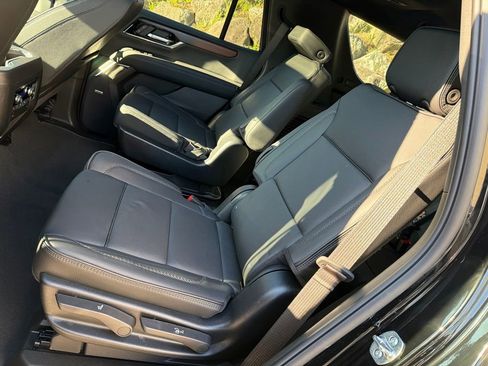 Used 2026 GMC Yukon Denali w/ Sun & Power Step Package AWD/4WD image 19