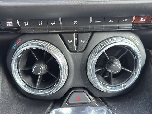 Used 2020 Chevrolet Camaro LT w/ RS Package image 32