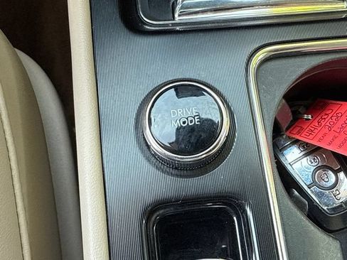 Used 2020 Lincoln Corsair AWD w/ Premium Package image 20