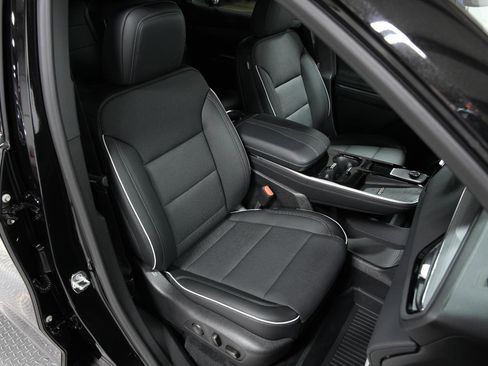 New 2026 Buick Enclave Preferred w/ LPO, Floor Liner Package image 19