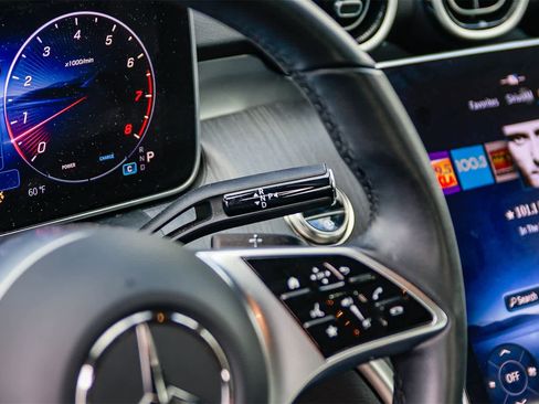 Used 2025 Mercedes-Benz C 300 4MATIC Sedan image 20