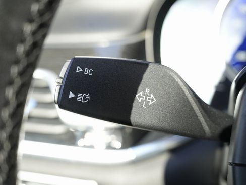 Used 2016 BMW 750i xDrive image 57