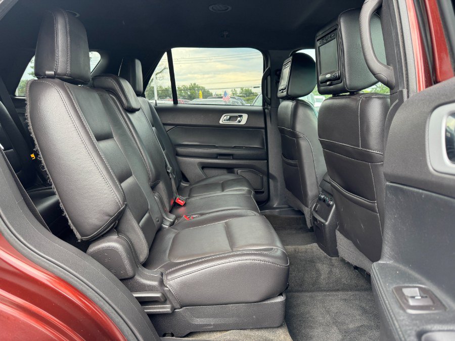 Used 2015 Ford Explorer XLT w/ Equipment Group 202A AWD/4WD image 19