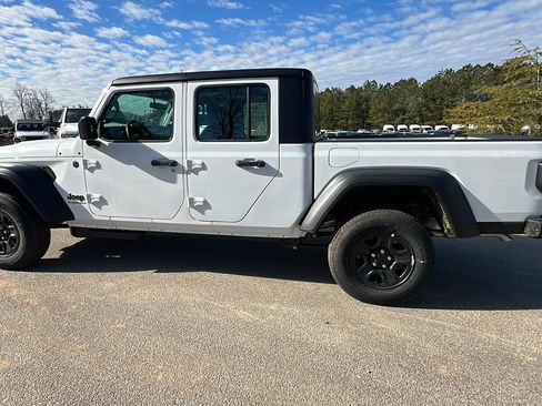 New 2026 Jeep Gladiator Sport image 11