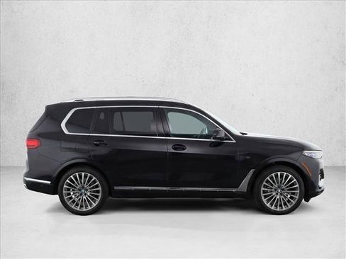 Used 2025 BMW X7 xDrive40i w/ Climate Comfort Package AWD/4WD image 8