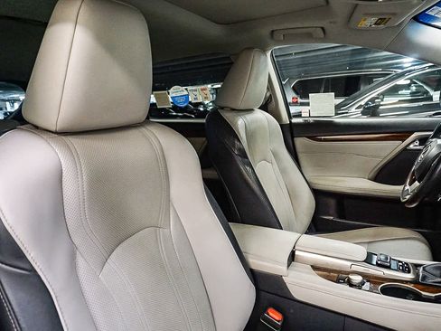 Used 2018 Lexus RX 350 FWD image 19