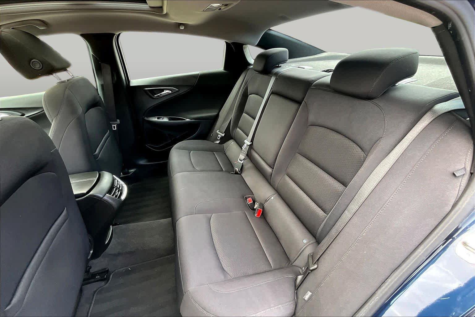 Used 2022 Chevrolet Malibu LT FWD image 21