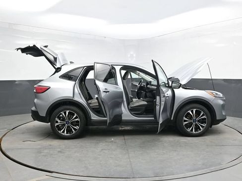 Used 2022 Ford Escape SE w/ SE Sport Appearance Package AWD/4WD image 39