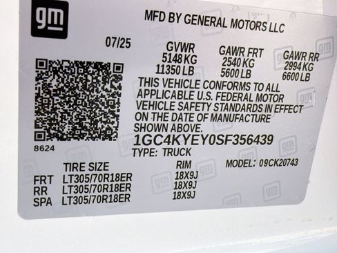 Used 2025 Chevrolet Silverado 2500 ZR2 w/ Technology Package AWD/4WD image 24