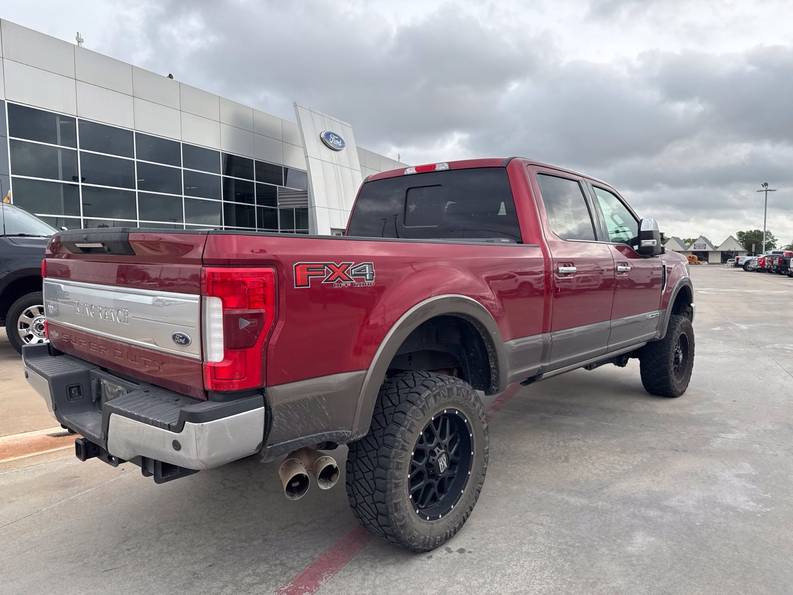 Used 2017 Ford F250 King Ranch w/ King Ranch Ultimate Package AWD/4WD image 3