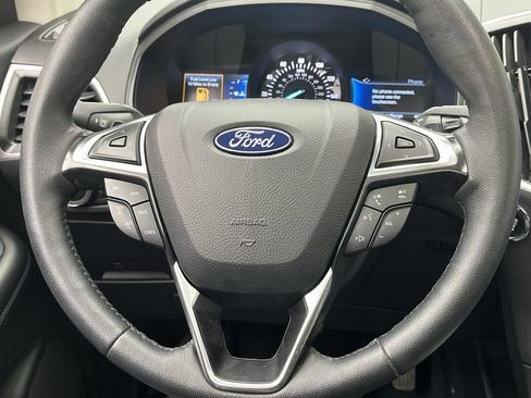 Used 2024 Ford Edge SEL w/ Convenience Package image 15