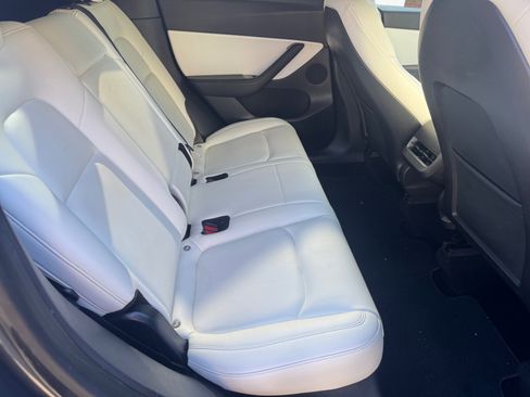 Used 2021 Tesla Model Y Performance image 6