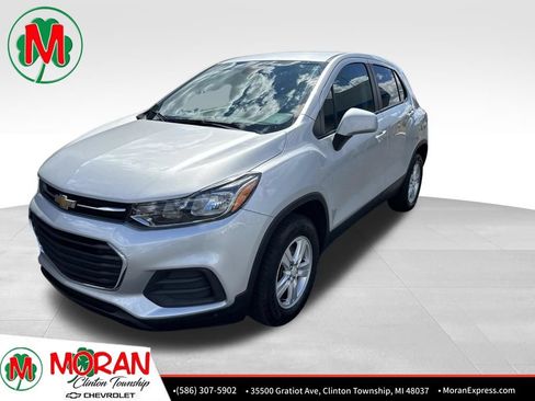 Used 2022 Chevrolet Trax LS w/ Tint and Cruise Package AWD/4WD image 1