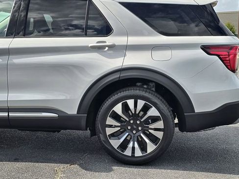 New 2026 Ford Explorer Platinum image 12