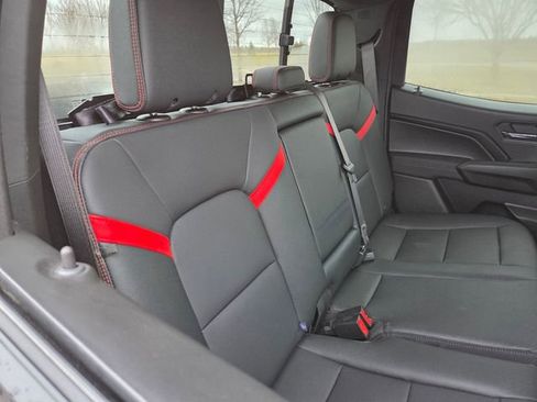 Used 2024 Chevrolet Colorado Z71 w/ Z71 Convenience Package 2 AWD/4WD image 45