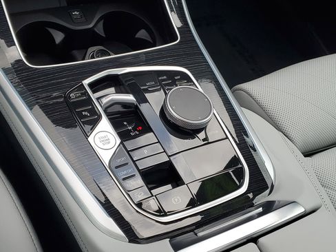 Certified 2025 BMW X5 xDrive40i w/ M Sport Package image 21