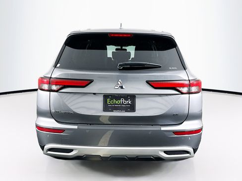 Used 2023 Mitsubishi Outlander SE image 7