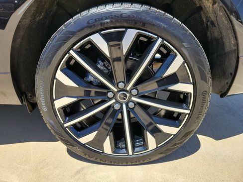 Certified 2026 Volvo XC60 B5 Ultra AWD/4WD image 12