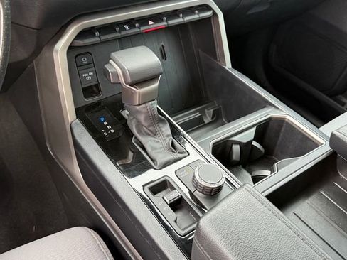 Used 2022 Toyota Tundra SR5 AWD/4WD image 17
