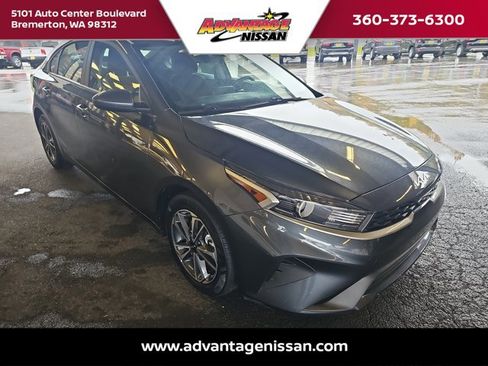 Used 2024 Kia Forte LXS image 7