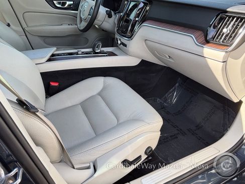 Used 2022 Volvo S60 B5 Momentum w/ Premium Package image 12