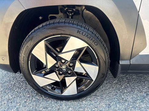 Certified 2025 Hyundai Kona Limited AWD/4WD image 11