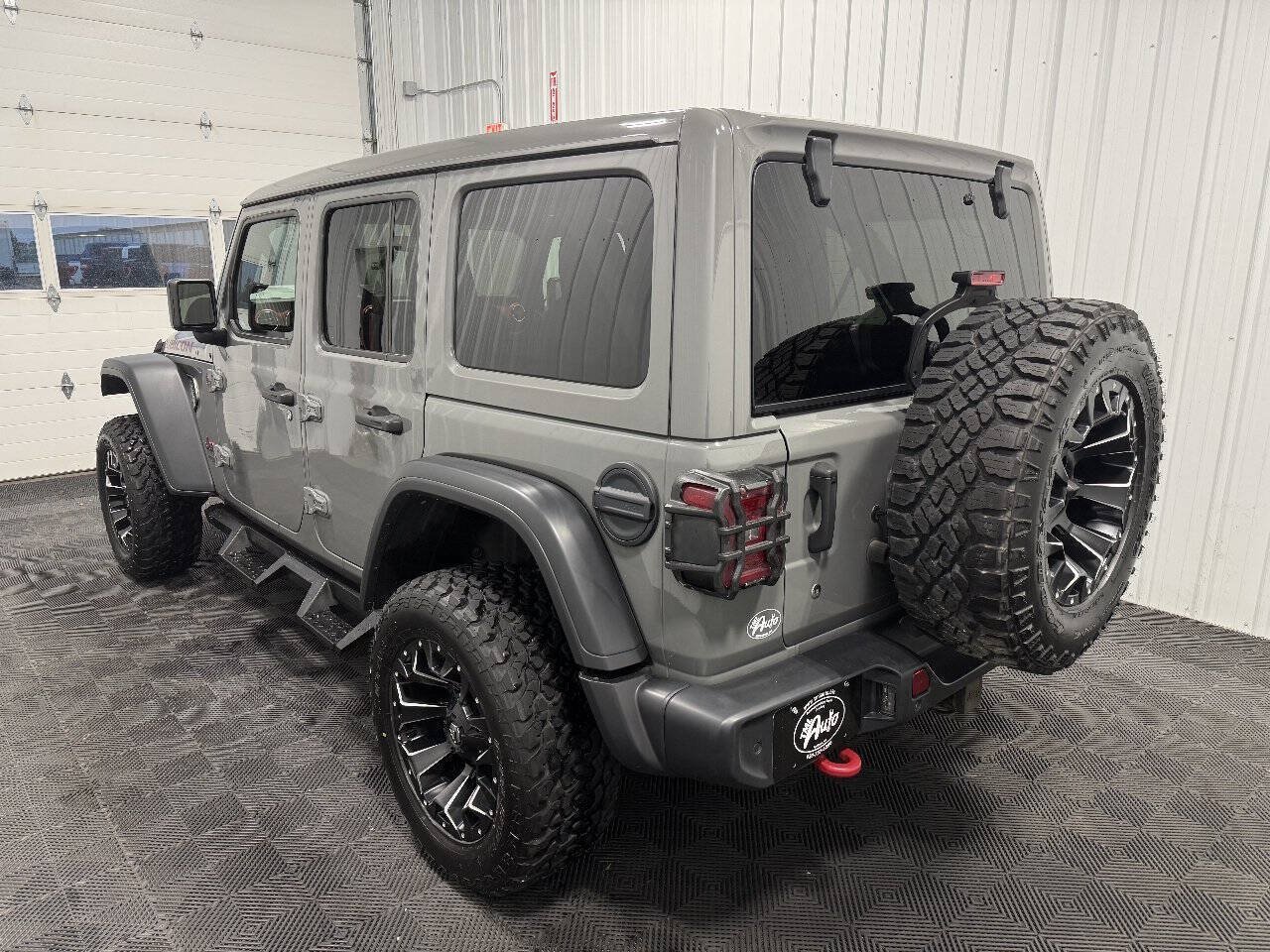 Used 2019 Jeep Wrangler Unlimited Rubicon w/ Uconnect 4C Nav & Sound Group AWD/4WD image 4