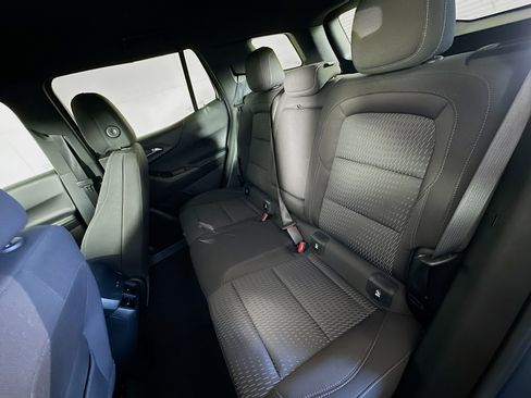 Used 2025 Chevrolet Equinox LT FWD image 25