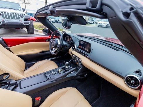 Used 2020 MAZDA MX-5 Miata RF Grand Touring image 61