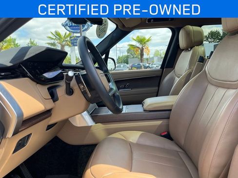 Certified 2025 Land Rover Range Rover Long Wheelbase SE AWD/4WD image 4