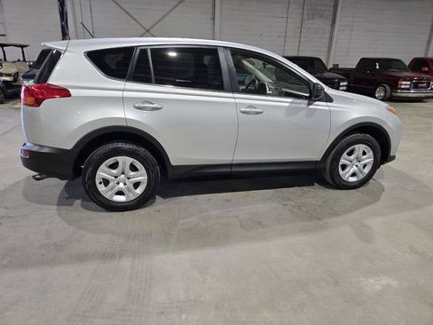 Used 2015 Toyota RAV4 LE AWD/4WD image 13