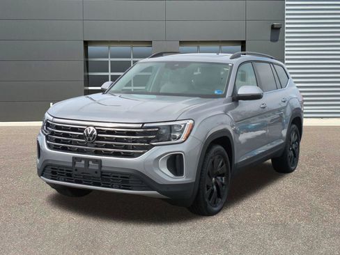 New 2026 Volkswagen Atlas SE image 3
