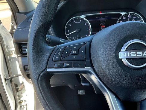 Used 2025 Nissan Sentra SV FWD image 13