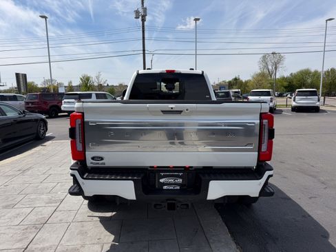 Used 2024 Ford F450 Platinum w/ FX4 Off-Road Package AWD/4WD image 5