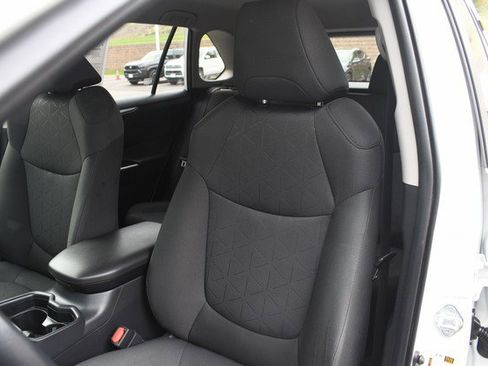 Used 2021 Toyota RAV4 XLE w/ XLE Grade Weather Package AWD/4WD image 17