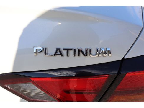 Used 2019 Nissan Altima 2.5 Platinum image 5