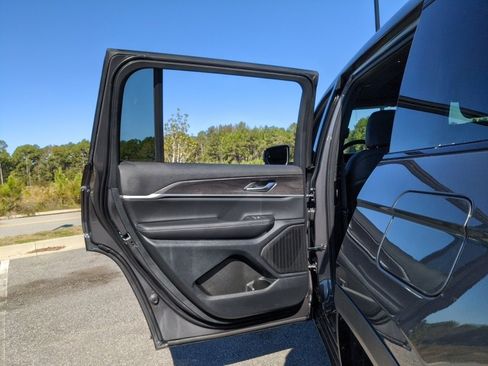 New 2025 Jeep Grand Cherokee L Limited w/ Black Appearance Package image 61