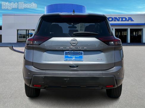 Used 2024 Nissan Rogue S image 7