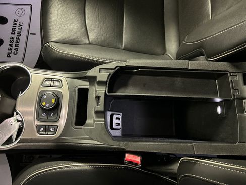 Used 2018 GMC Terrain Denali w/ Comfort Package image 18