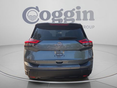Certified 2026 Nissan Rogue SV w/ SV Premium Package FWD image 4