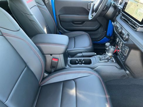 New 2025 Jeep Wrangler Rubicon w/ Steel Bumper Group image 19