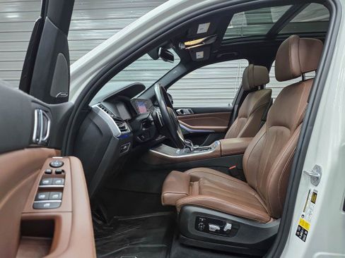 Used 2019 BMW X5 xDrive40i w/ Luxury Seating Package AWD/4WD image 13