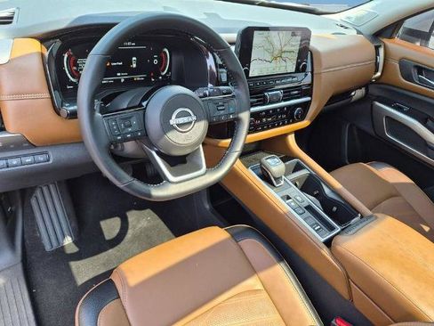 Certified 2025 Nissan Pathfinder Platinum FWD image 12
