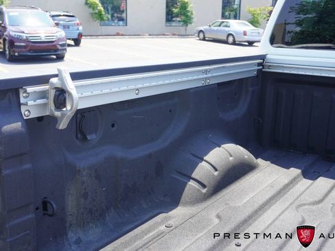 Used 2024 Nissan Titan SV w/ SV Convenience Package AWD/4WD image 11