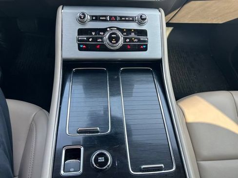 Used 2022 Lincoln Aviator AWD w/ Premium Package image 22