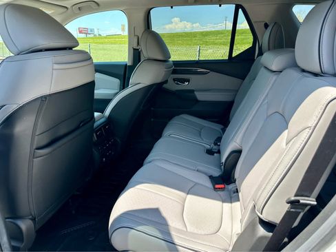 Used 2025 Honda Pilot Elite image 13