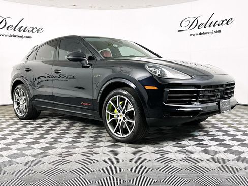 Used 2022 Porsche Cayenne E-Hybrid Coupe image 1