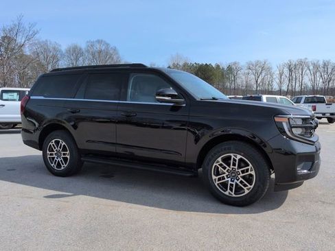 New 2026 Ford Expedition Active image 2