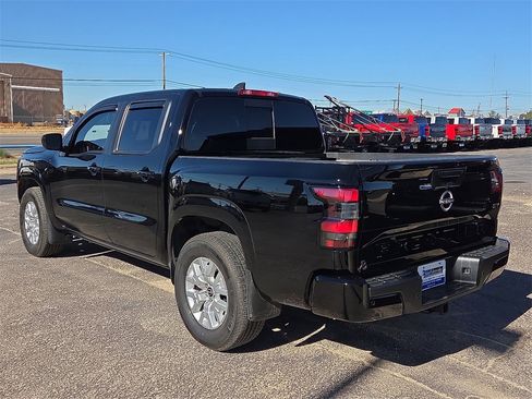 Used 2024 Nissan Frontier SV w/ SV Convenience Package image 3